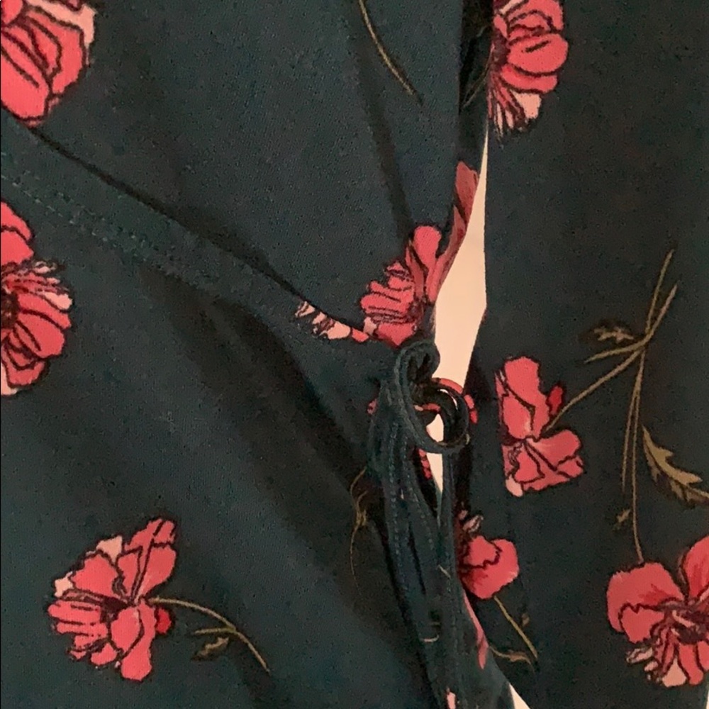 Spring, lightweight top! - Picture 3 of 6